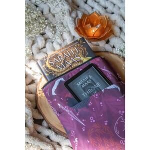 Book / Tablet Sleeve | Maroon Magic